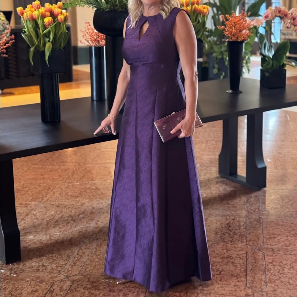 Kay Unger Gabriella Gown, SIZE 12